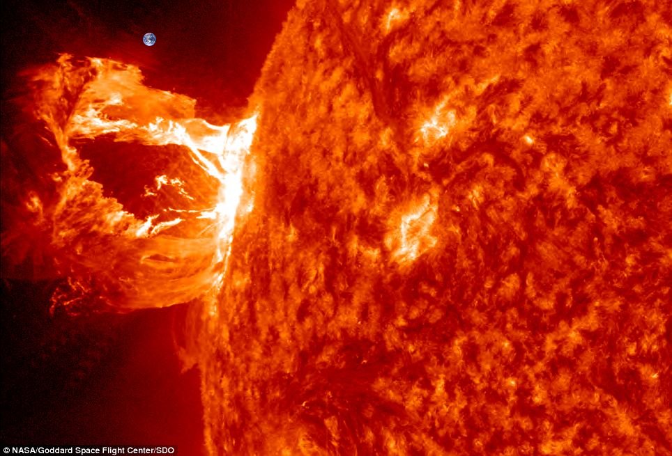 files/2012/04/2012-04-15-sun-flares-vs-earth.jpg